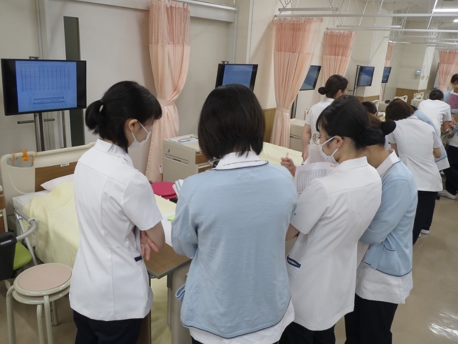 成人看護学 成人看護学概論 第5版 (ナーシング・グラフィカ 成人看護学 1