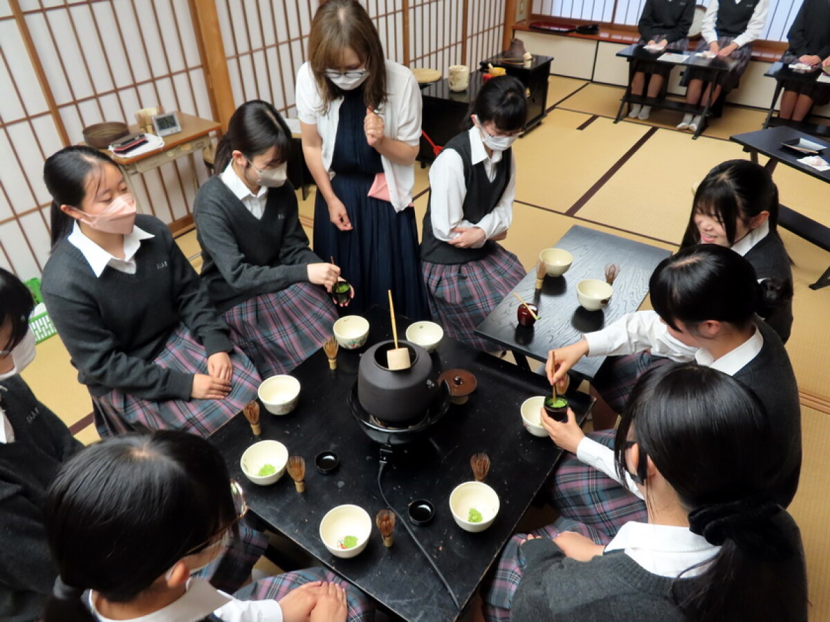 高2、和躾の日（1日目）でした！｜NEWS 詳細｜ご案内｜共立女子第二