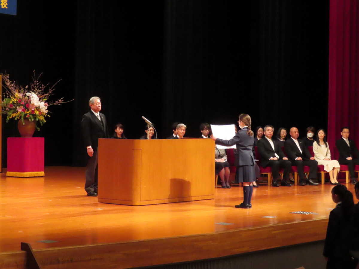 入学式、発表会、双子120 The twins went their separate ways on their 4th birthday